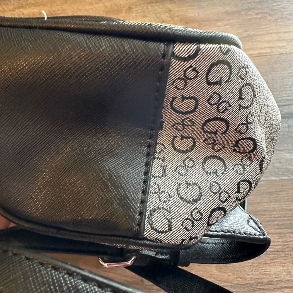 Guess Mini Backpack - image 7